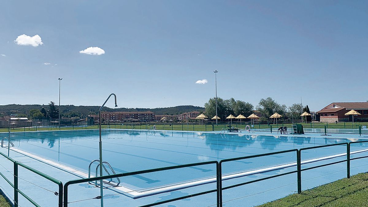Las piscinas de Villaquilambre, en una imagen de archivo. | L.N.C.