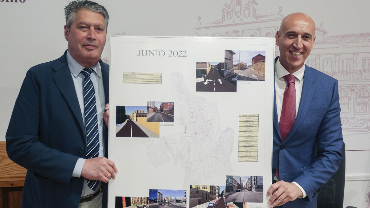 El concejal de Desarrollo Urbano, Luis Miguel García Copete, y el alcalde de León, José Antonio Diez. | CAMPILLO (ICAL)
