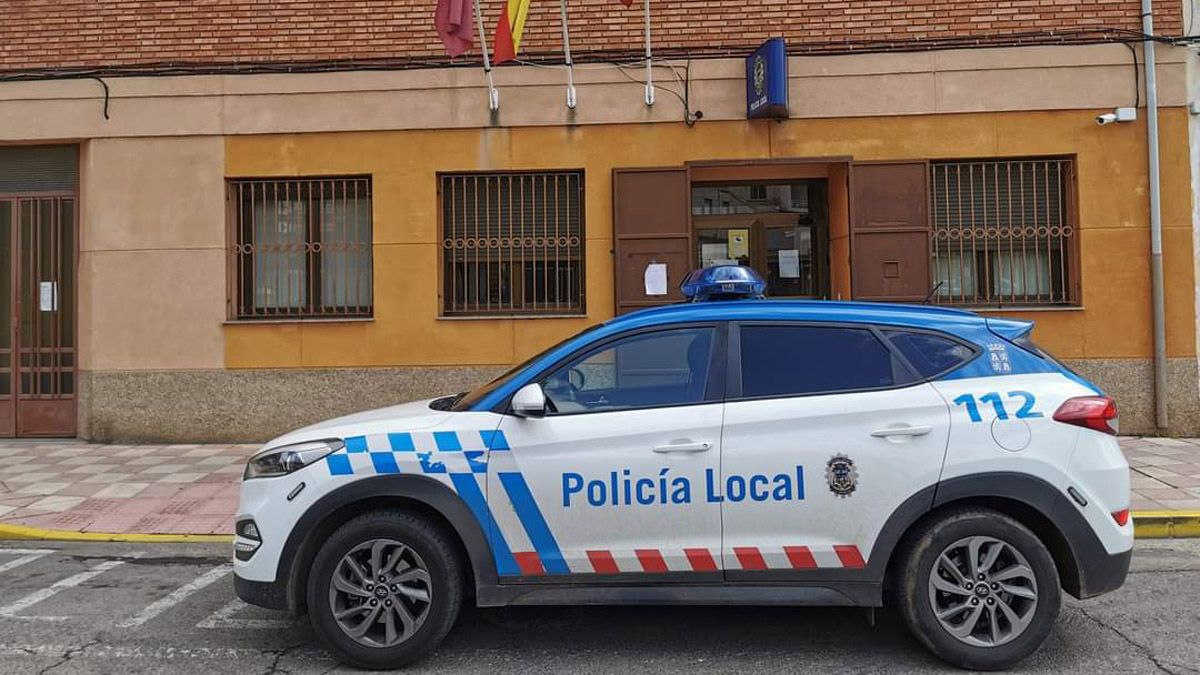 Vehículo de la Policía Local de La Bañeza en una imagen de archivo. | PEDRO J. ABAJO