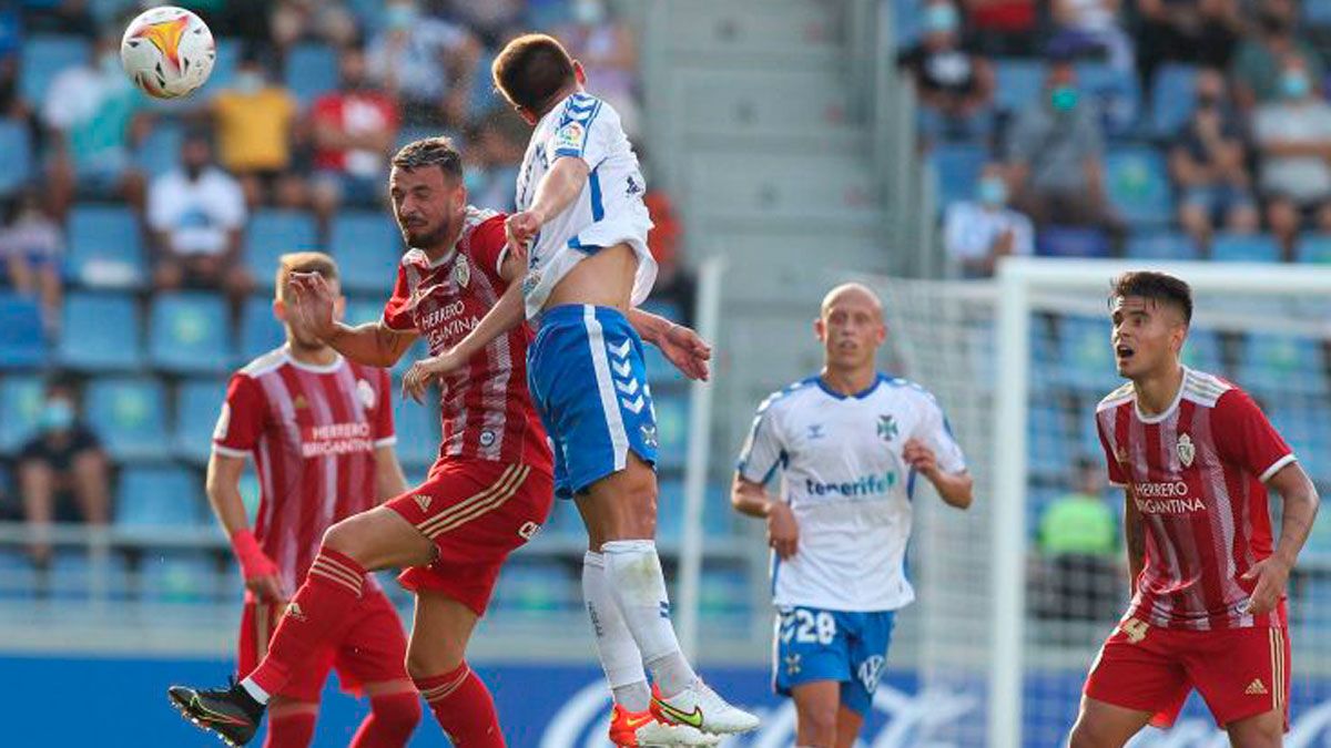Un instante del partido entre Tenerife y Deportiva. | LALIGA