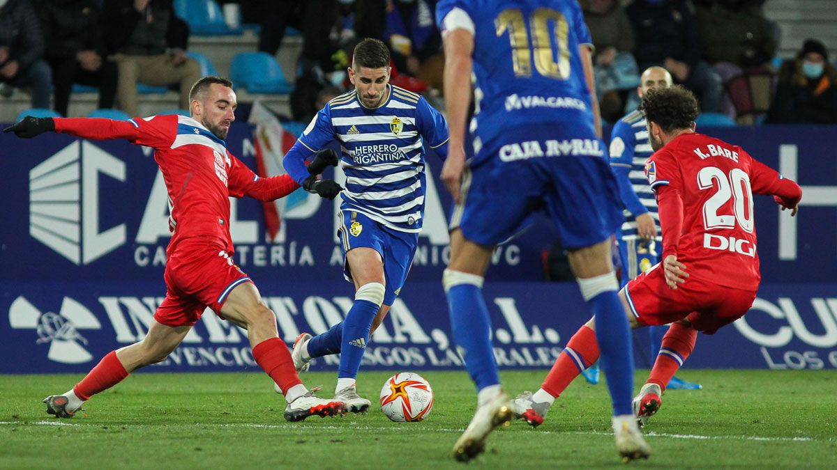 Un instante del choque copero entre Ponferradina y Espanyol. | IRINA RC