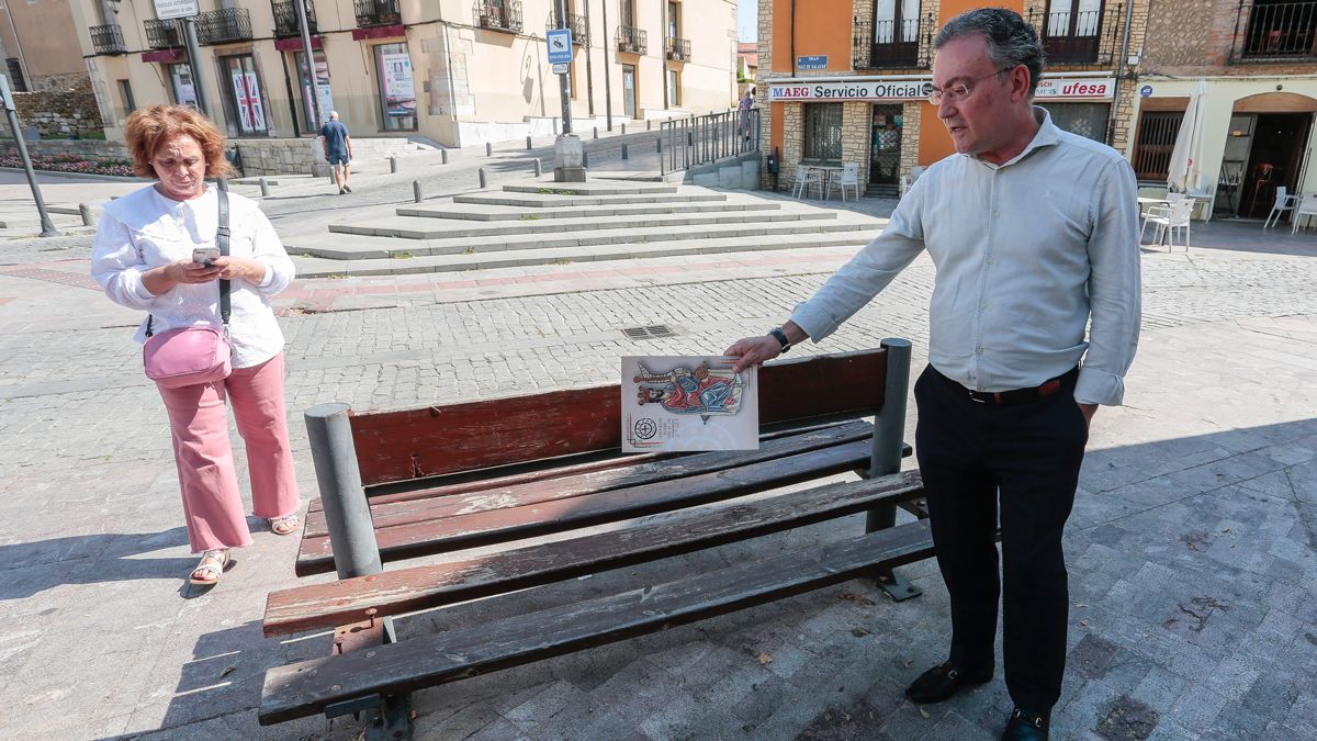 El viceportavoz del PP, Fernando Salguero, en la rueda de prensa sobre la falta de mantenimiento de León. | ICAL