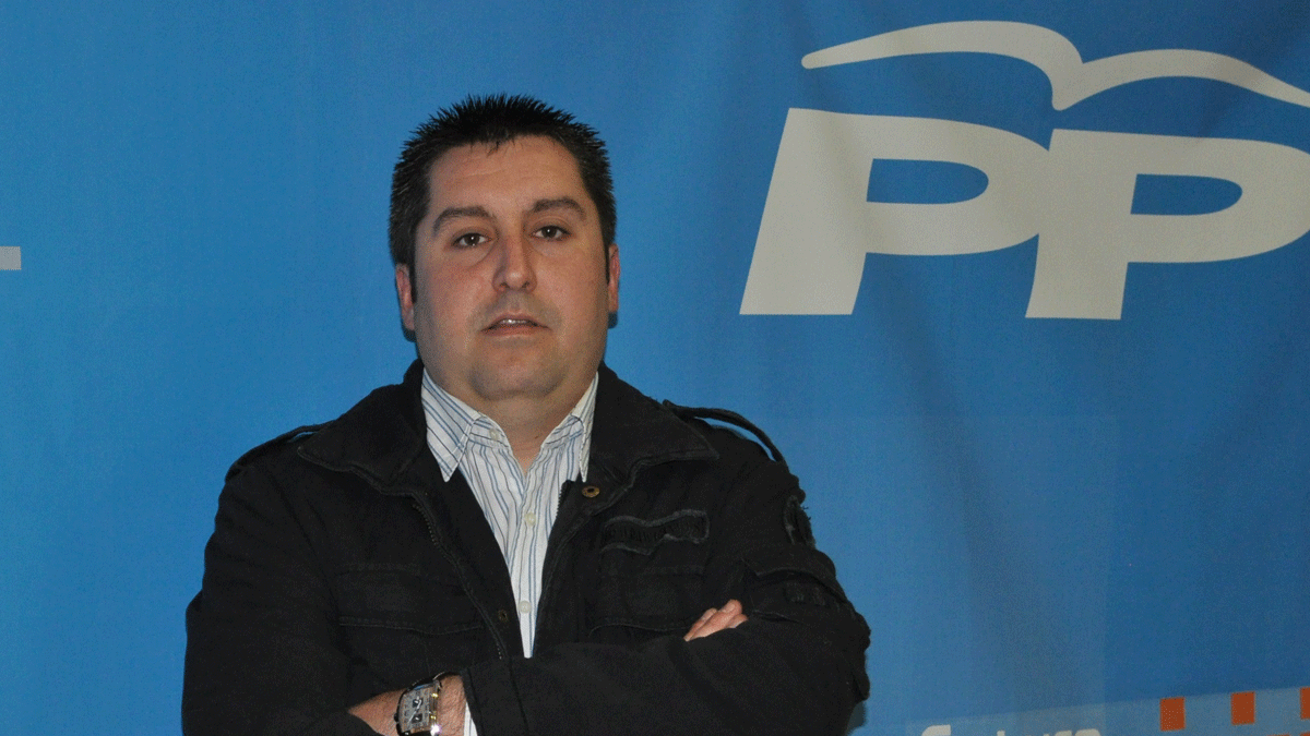Oscar Núñez Terrón, candidato del PP en Corullón.