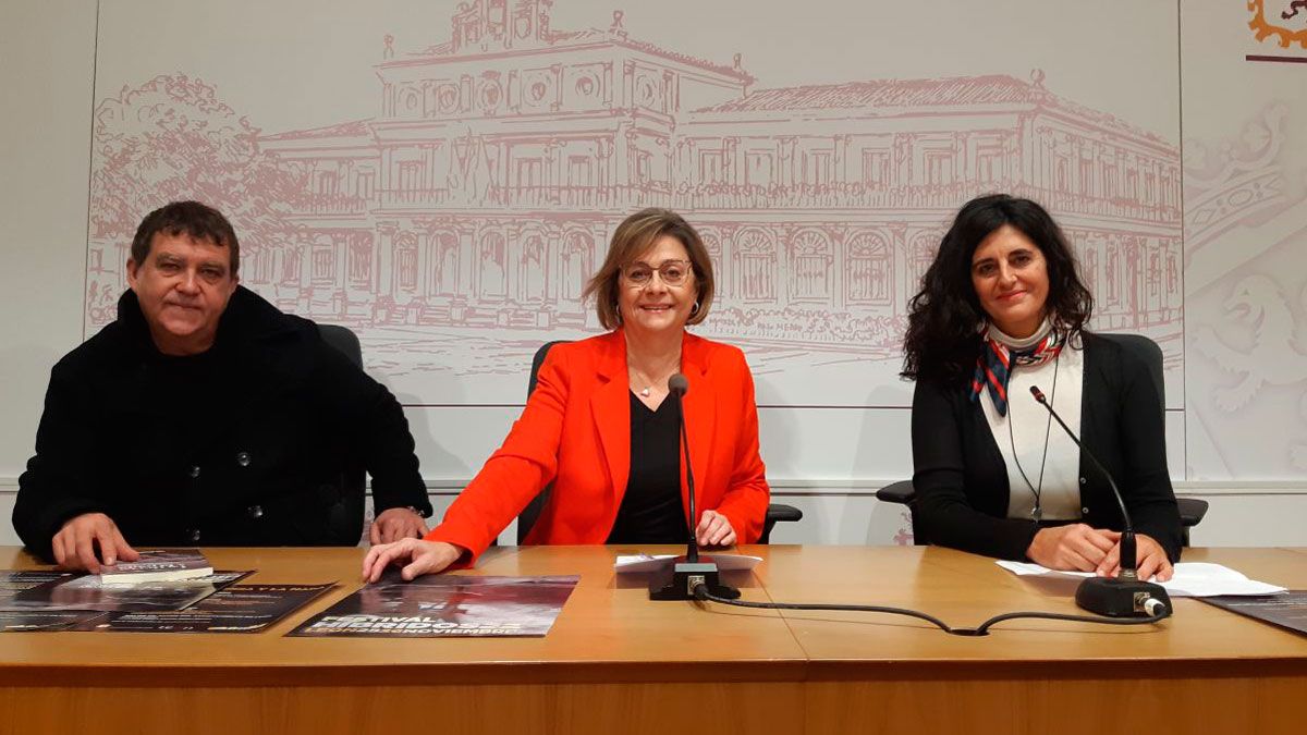 Vicente Muñoz, Evelia Fernández, y Silvia Díaz en la presentación. | L.N.C.