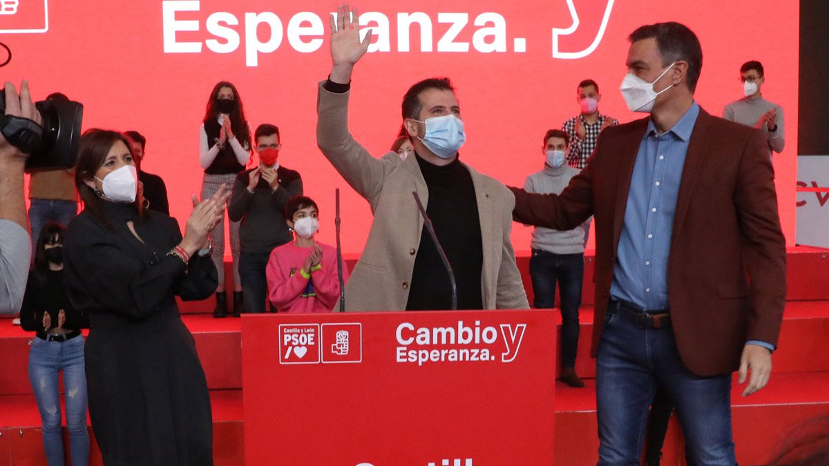 Rosa Aldea, Luis Tudanca y Pedro Sánchez en el acto celebrado este domingo en Palencia. | BRÁGIMO / ICAL