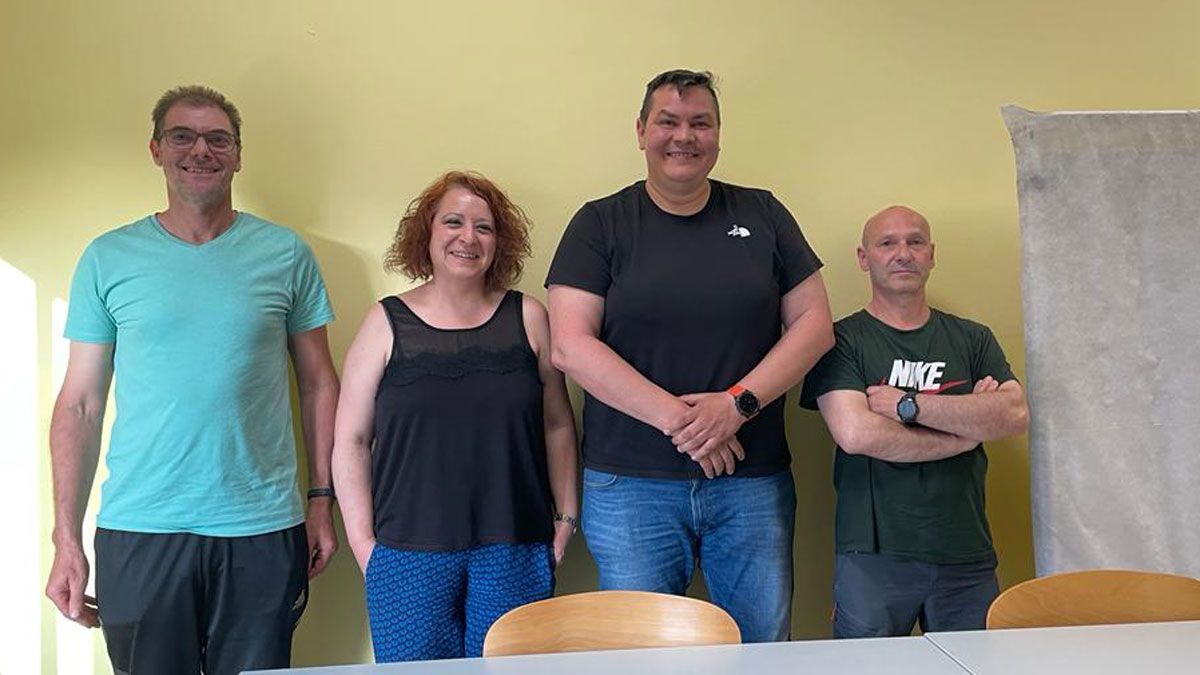 La imagen de miembros de la Ejecutiva Local del PSOE de Páramo del Sil.