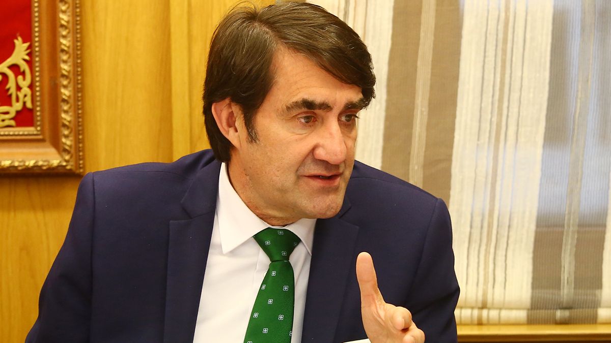 El consejero de Fomento y Medio Ambiente, Juan Carlos Suárez-Quiñones. | ICAL