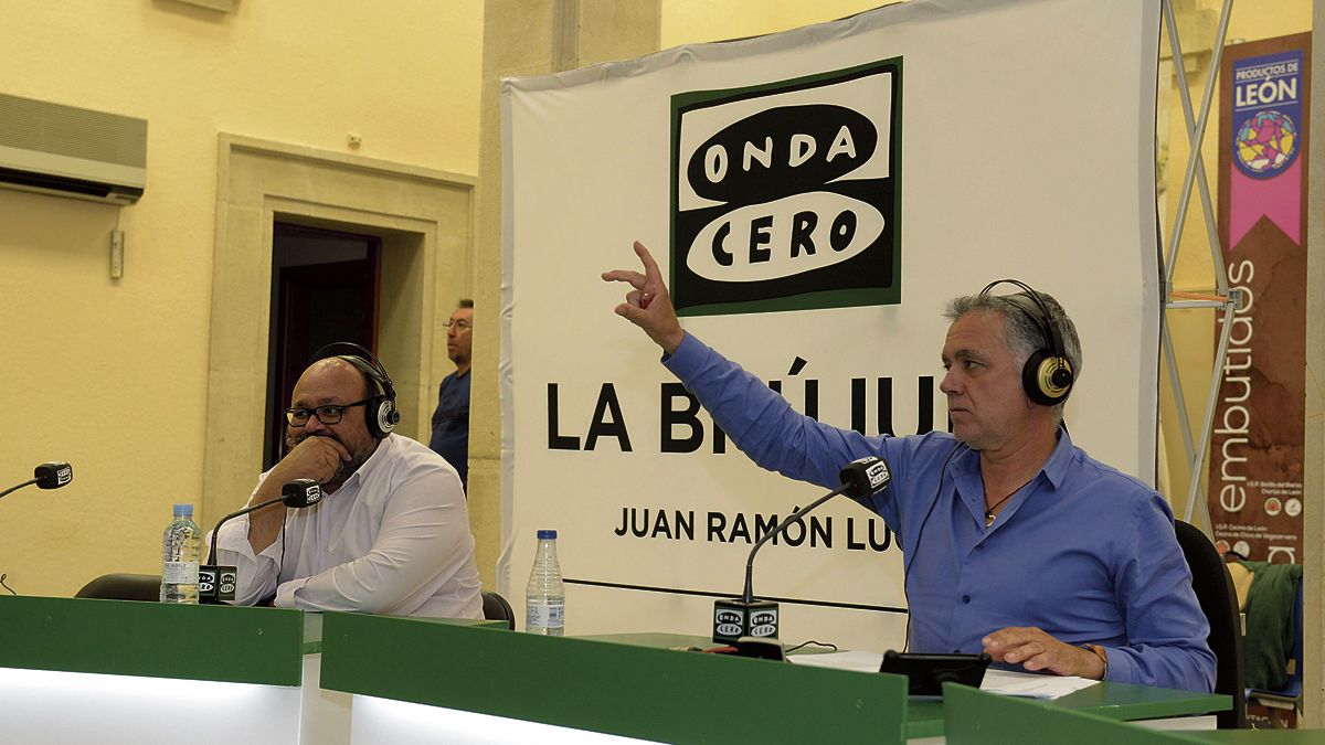 Juan Ramón Lucas ya visitó León en su primera temporada al frente del programa ‘La brújula’. | MAURICIO PEÑA