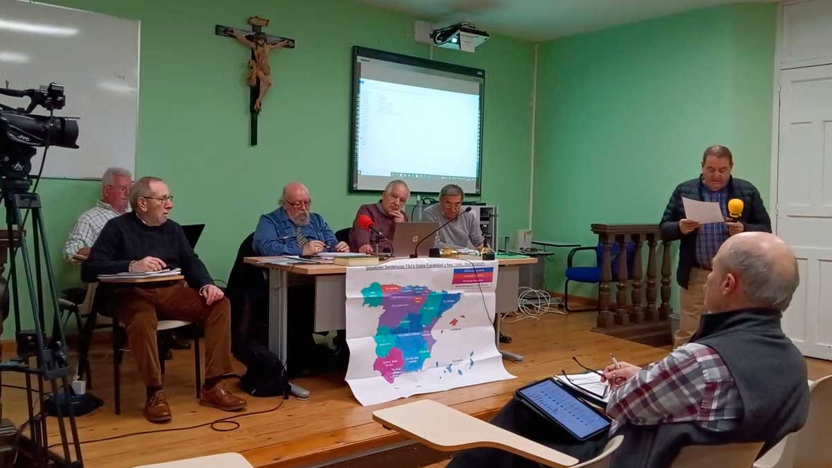 Miembros de Confedetel en la reunión celebrada ayer en León. | L.N.C.