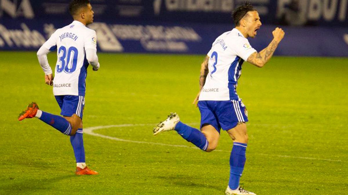 Ríos Reina celebra un gol durante un partido con la Ponferradina. | LALIGA
