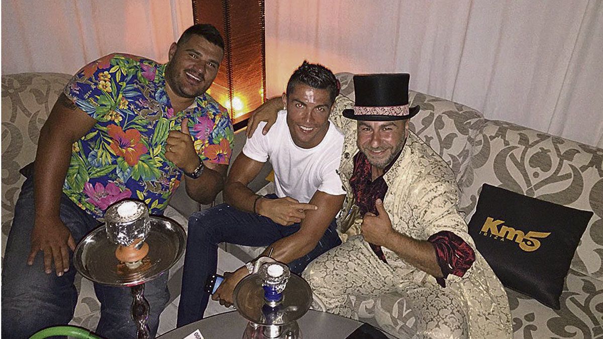 Jorge Robles tras la actuación junto al futbolista Cristiano Ronaldo y su amigo, Gonzalo Salgado.