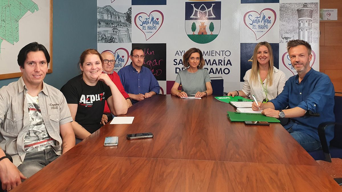 Reunión de Satse con el equipo de Gobierno de Santa María del Páramo. | L.N.C.