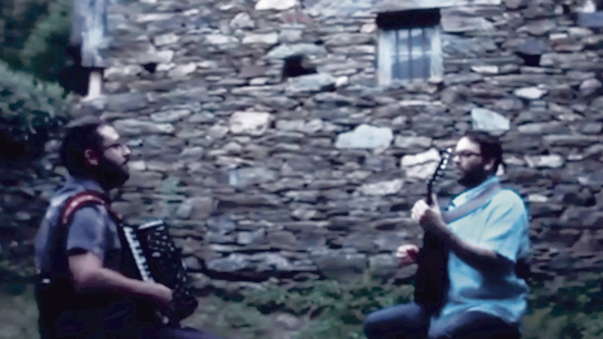 Rodri y Segix en el vídeo, grabado en Omaña.