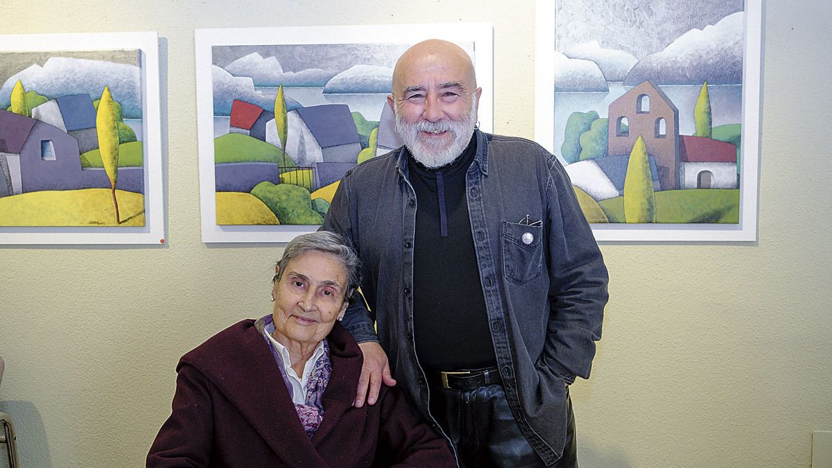 El pintor Manuel Sierra con María Calleja en la inauguración de la exposición en la galería de arte Bernesga. | VICENTE GARCÍA