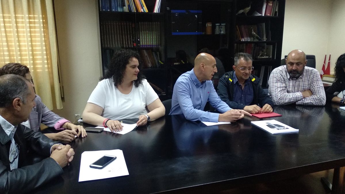 Reunión de José Antonio Diez con representantes de UGT. | L.N.C.