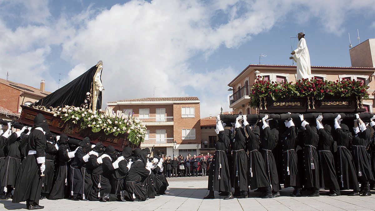 Procesión del Domingo de Resurrección en Valencia de Don Juan. | T.G.