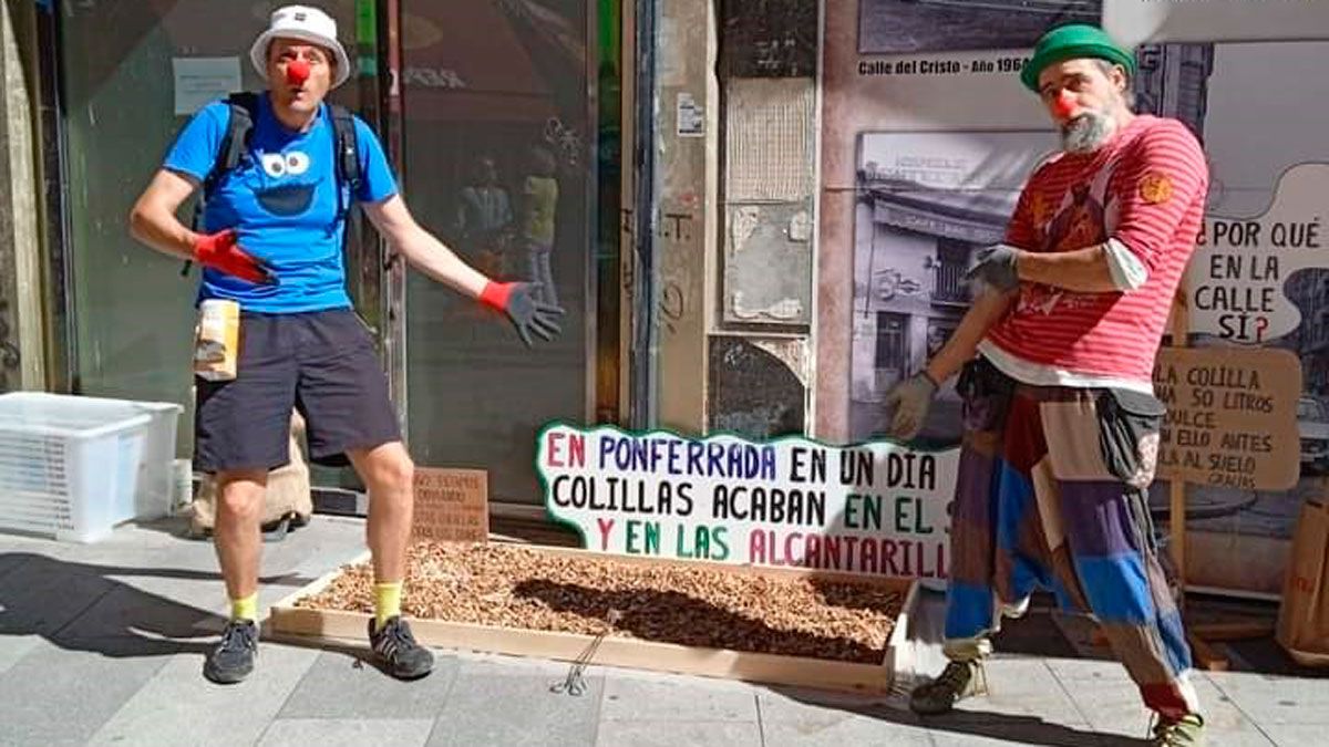 Los Clowncolillas en la campaña que realizaron el pasado sábado en Ponferrada.