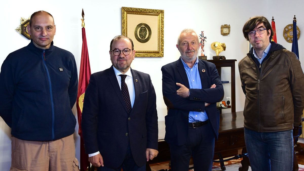 Firma del convenio entre USC y Ciuden firmado en Santiago de Compostela.