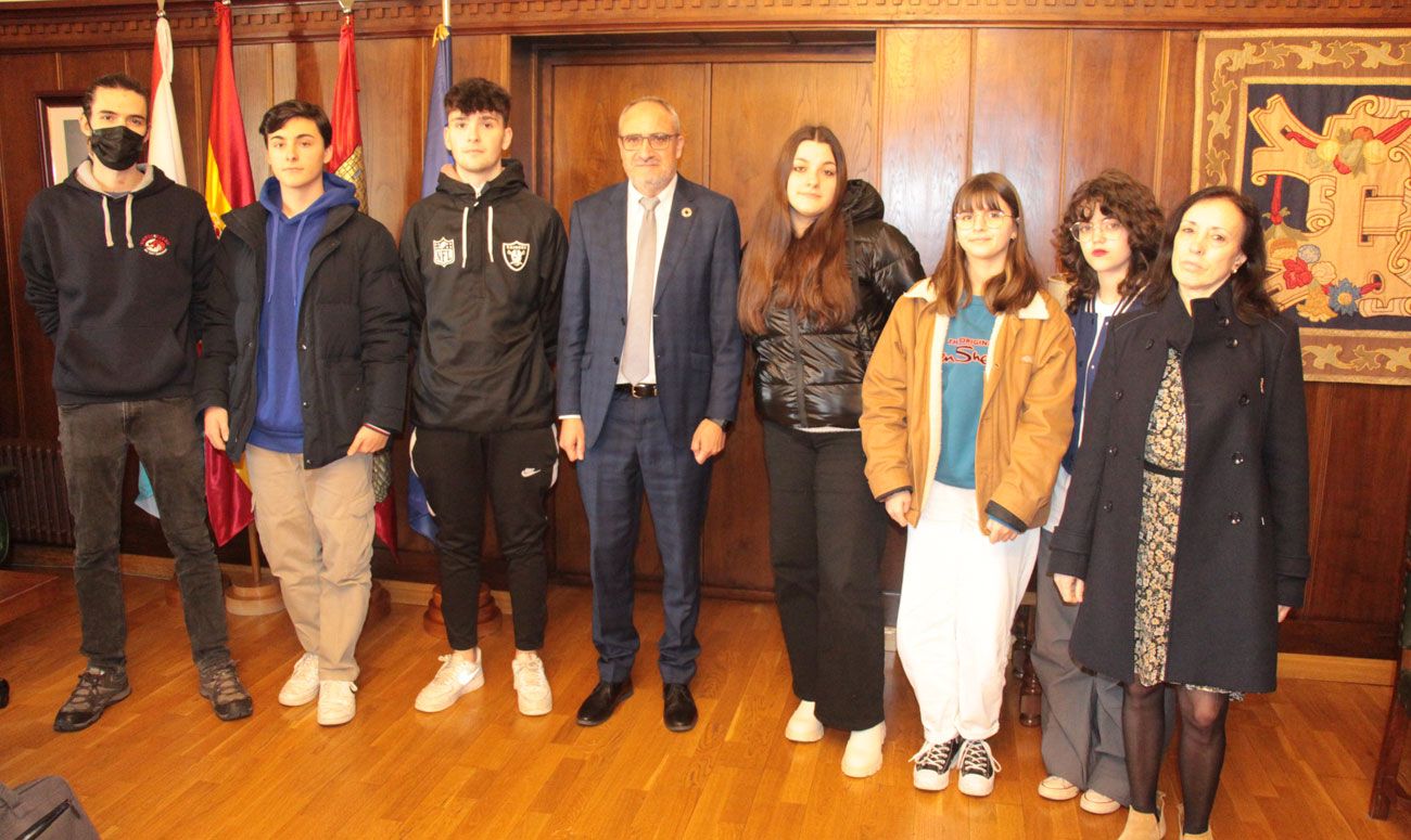 Visita de los alumnos del Gil y Carrasco al Ayuntamiento de Ponferrada.