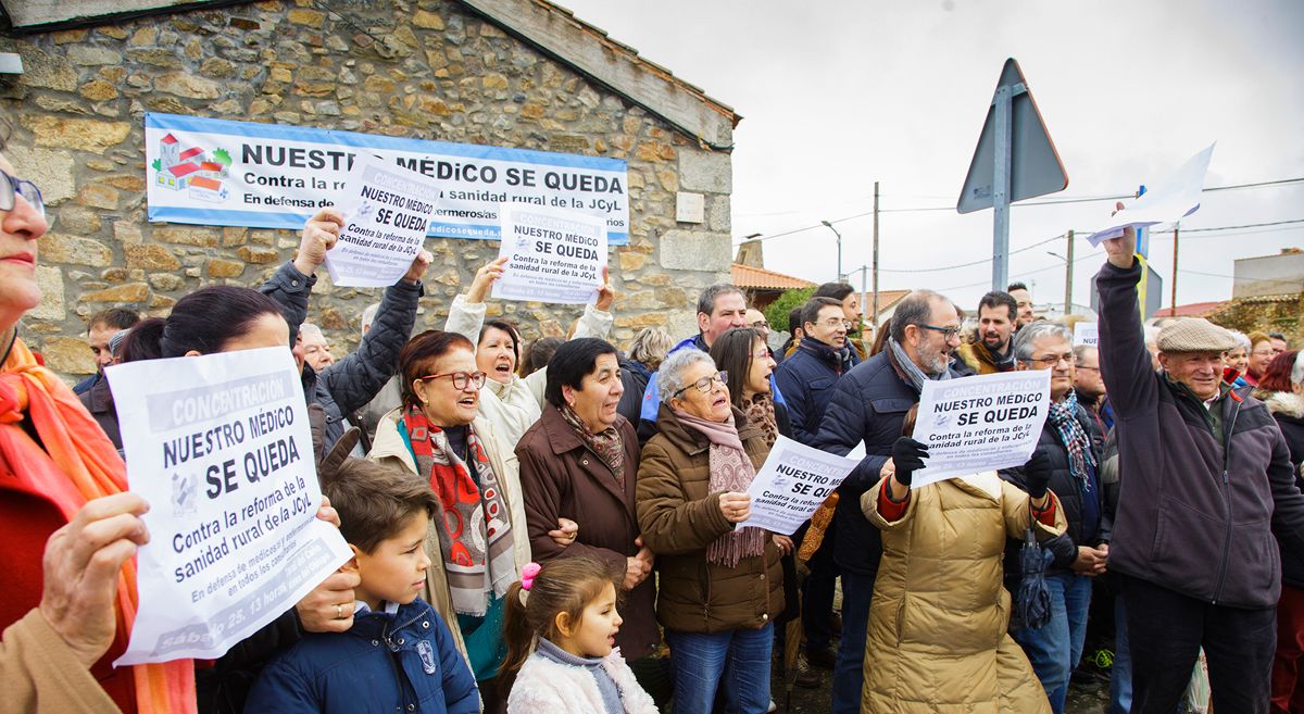 Una de las movilizaciones en Castilla y León por el cierre de consultorios. | ICAL