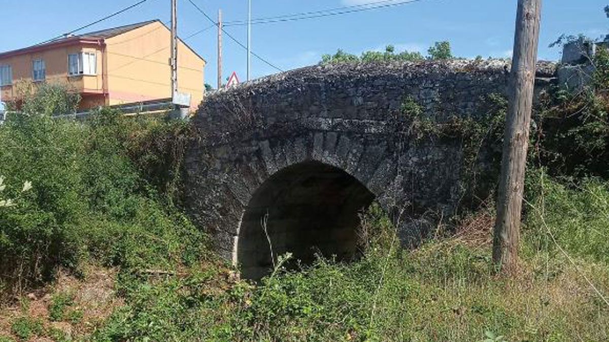 Puente romano en la carretera del Morredero.