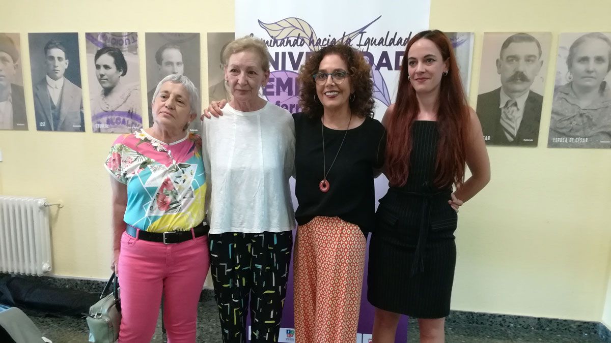 Monteira, Velasco y González con la autora del filme en Ponferrada.  | M.I.