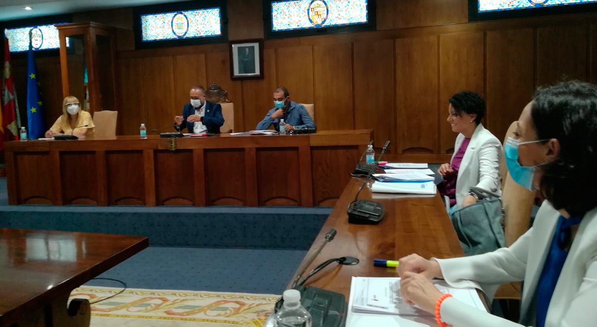 Imagen del pleno del Consejo en el Ayuntamiento de Ponferrada. | MAR IGLESIAS
