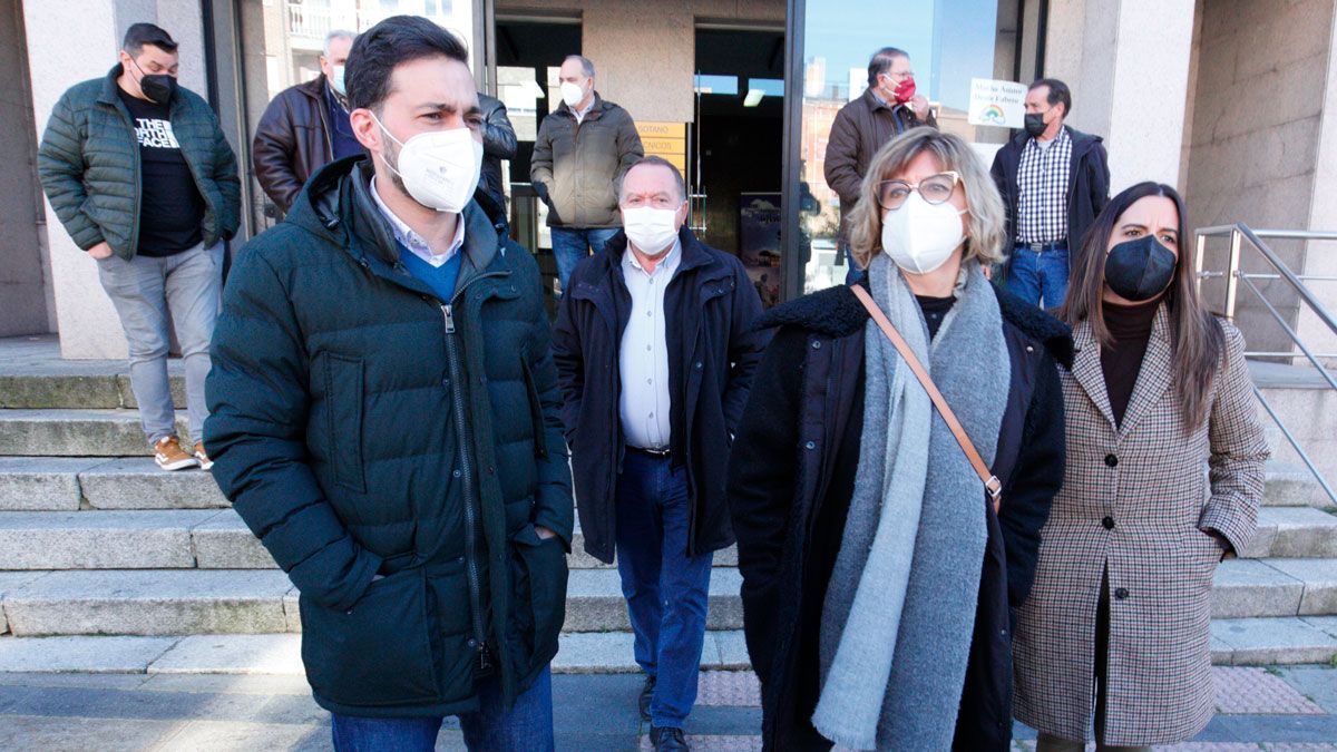 Visita de los líderes del PSOE a la cuenca de Fabero. | ICAL