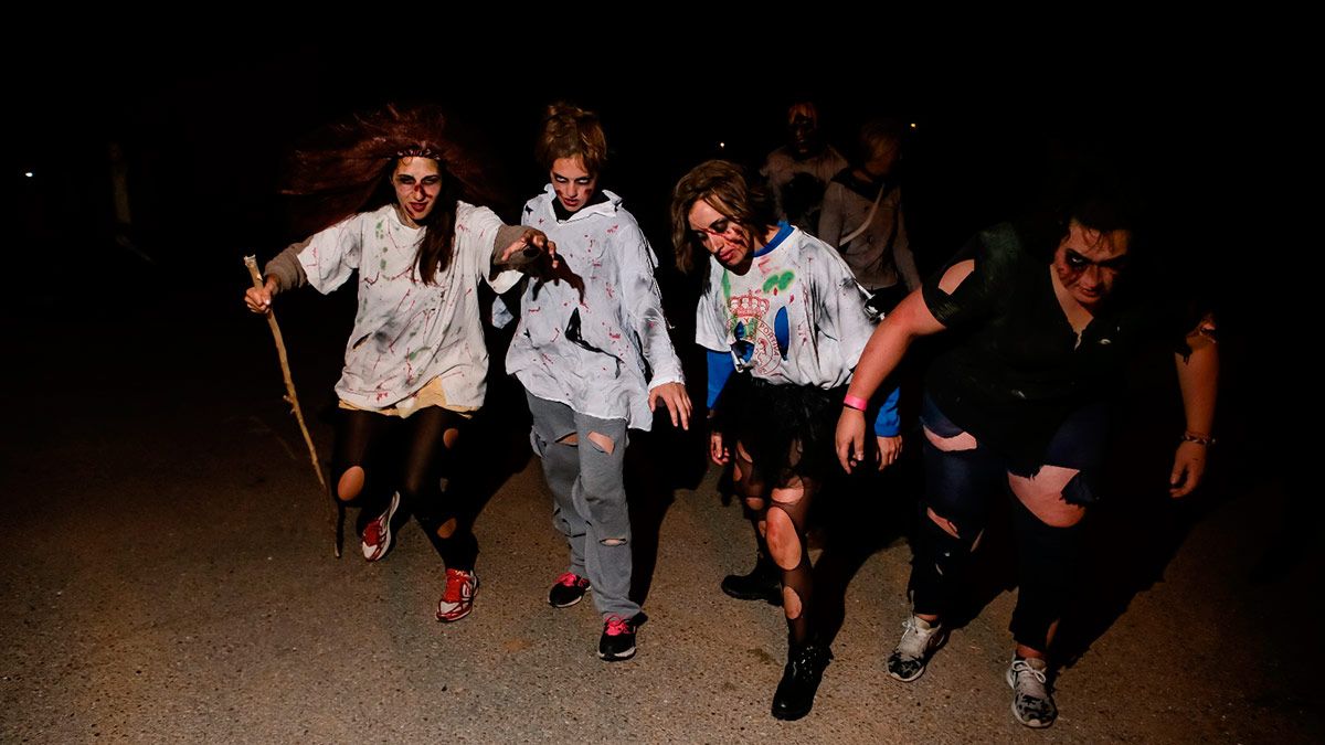 Los zombies invadieron Zotes con nocturnidad y mucha diversión. | L.N.C.