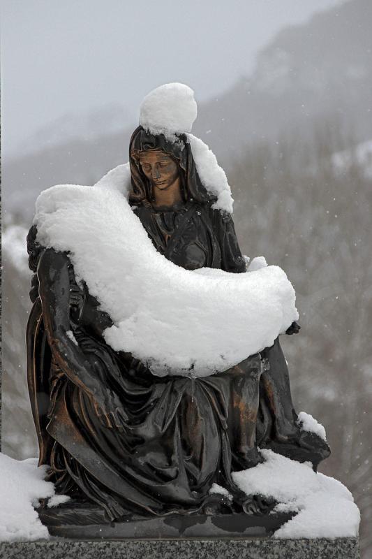 Imagen de la galería de Nieve en León a causa del temporal Dora. | ICAL