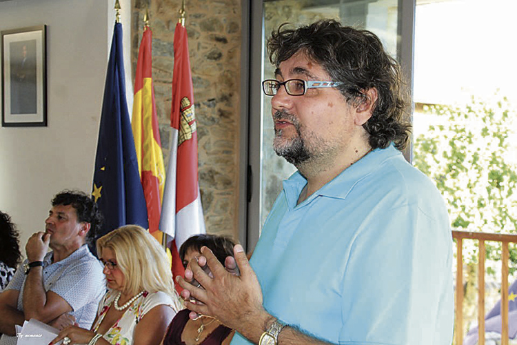 El escritor Manuel Cuenya, creador y organizador de los encuentros. | NEMONIO