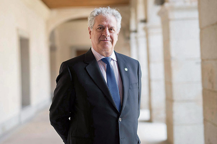 El catedrático Javier Rivera Blanco.