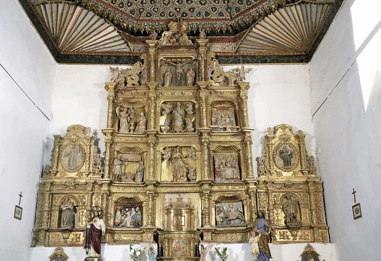 Retablo mayor de la iglesia.