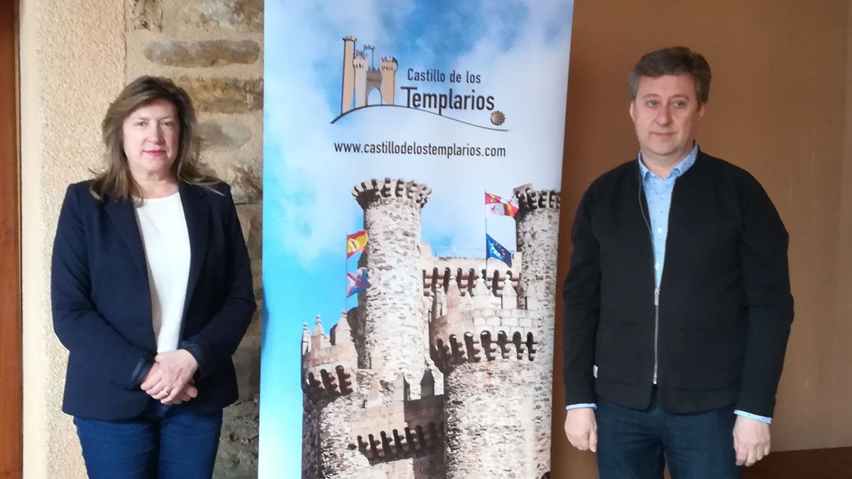 La concejala María Antonia Gancedo y José Antonio Fernández, de Miratel. | D.M.