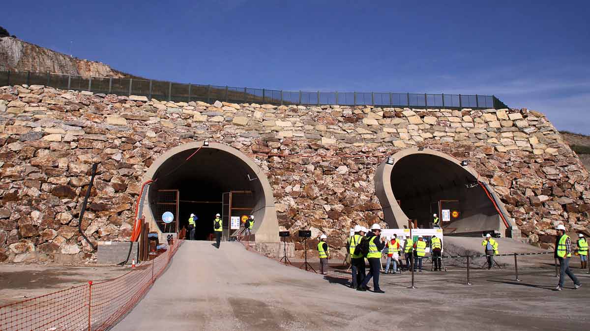 Nuevo impulso a las obras del AVE entre León y Oviedo. | ICAL Nuevo impulso a las obras del AVE entre León y Oviedo. | ICAL