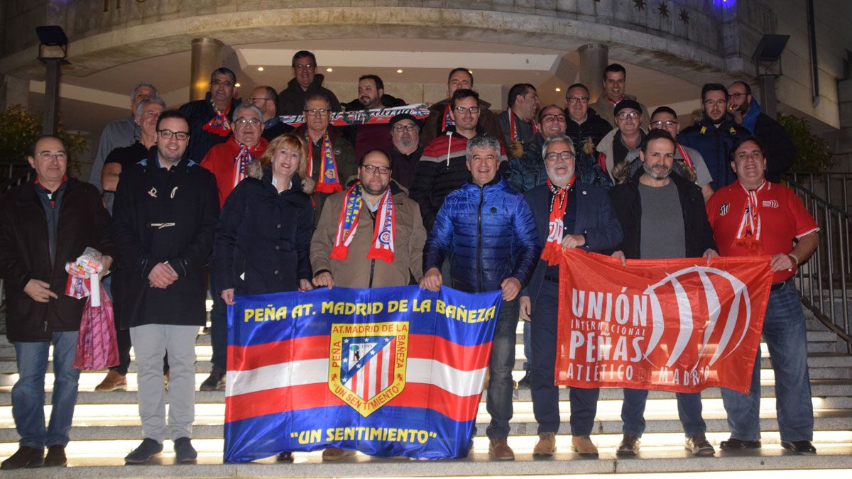 Los representantes de las peñas del norte de España, durante su reunión el pasado fin de semana en La Bañeza. | L.N.C.