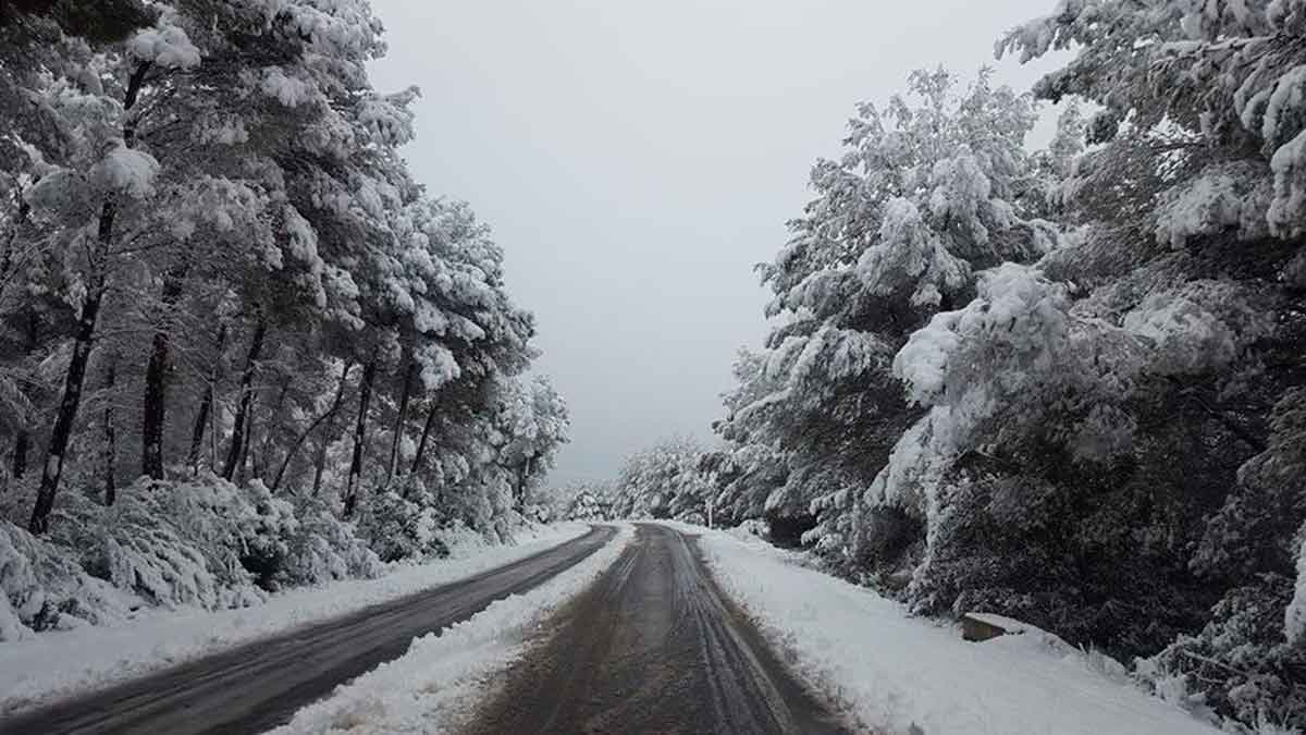 Imagen de archivo de un temporal de nieve en León. | ICAL