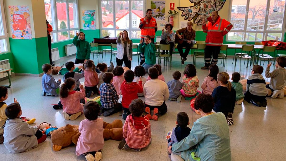 Algunos de los alumnos participantes en estos talleres de Satse. | L.N.C.