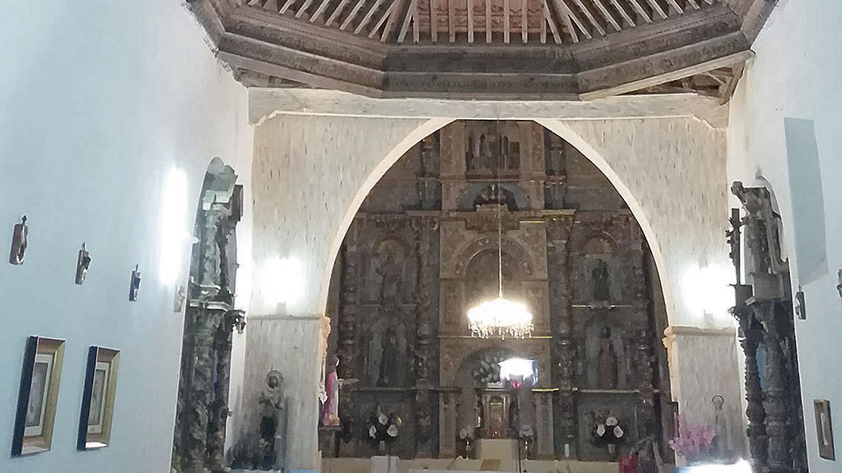 Artesonado de la iglesia parroquial de Valcabado del Páramo. |  ICAL