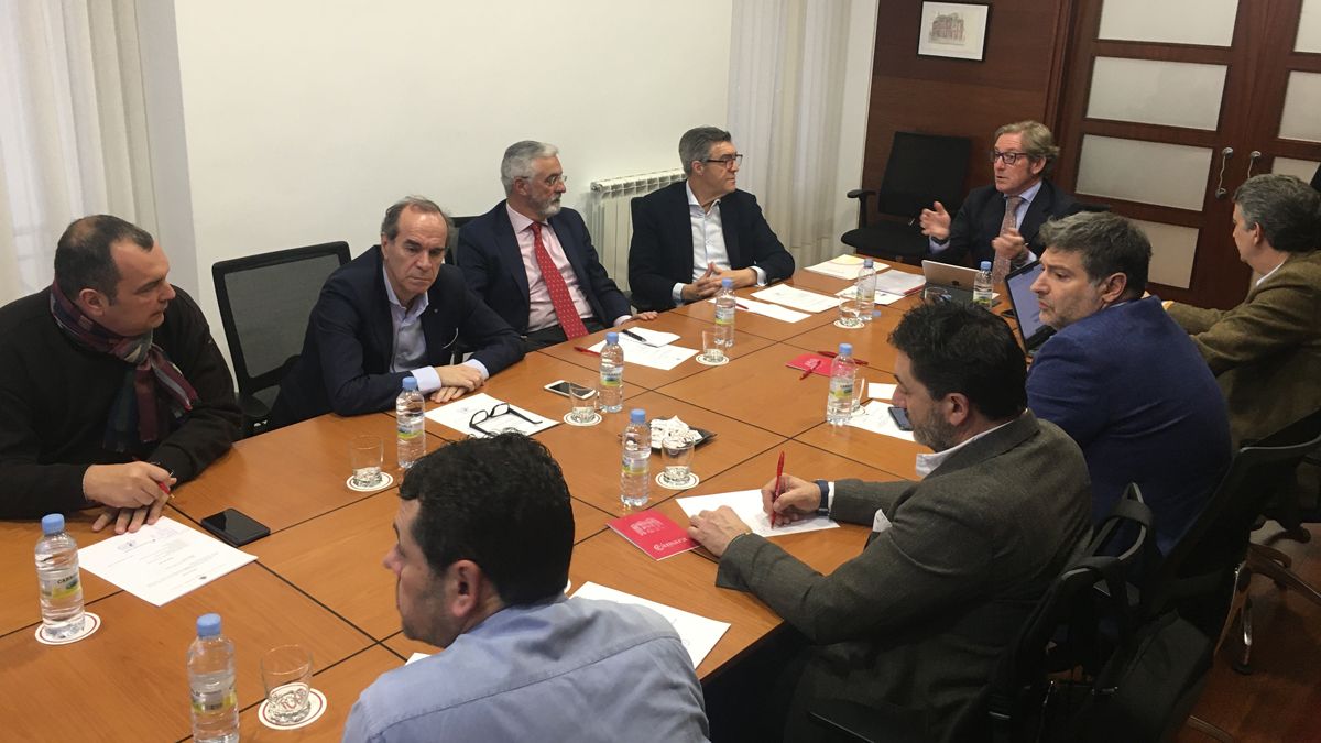 La reunión del comité ejecutivo de la Cámara de Comercio de León, celebrada este lunes. | L.N.C.