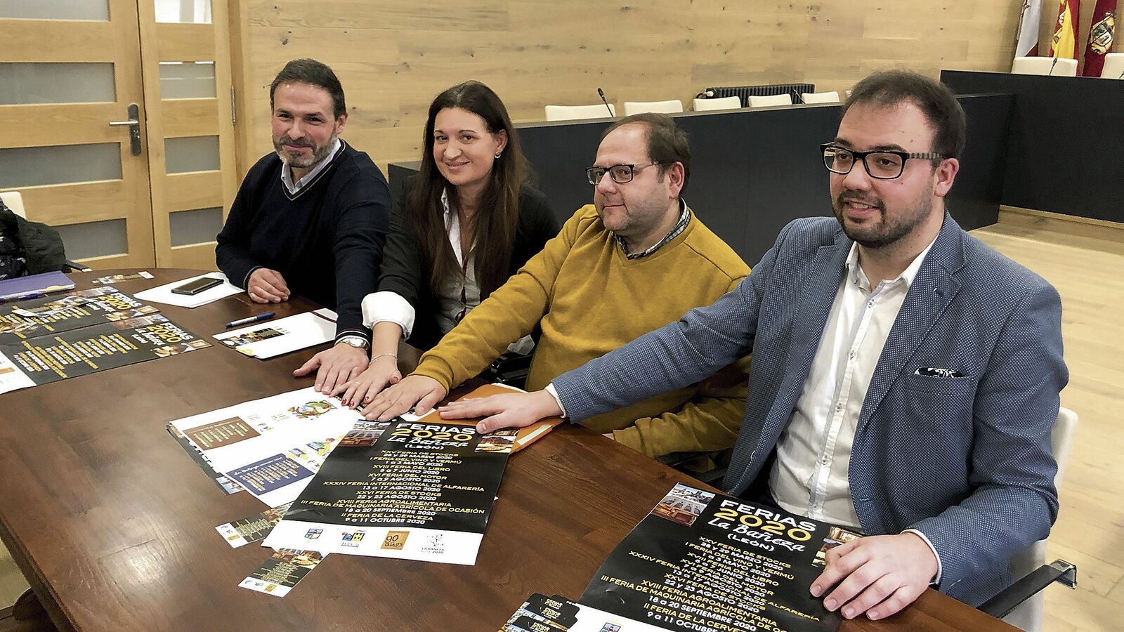 Presentación del calendario ferial para 2020, ayer en La Bañeza. | ABAJO