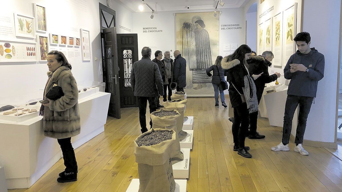 Una de las visitas al Museo del Chocolate, en la pasada edición de la ruta ‘Sabor a Chocolate’ de Astorga. | P.F.