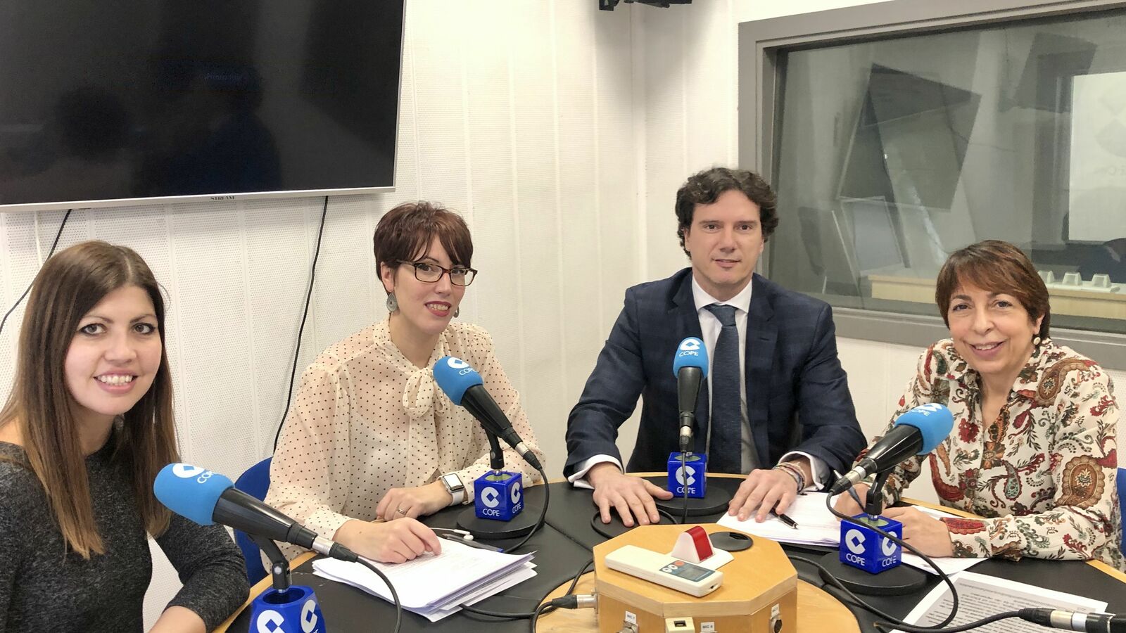 Juan Francisco Seco en los estudios de Cope León. | L.N.C.