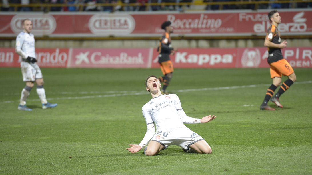 El partido ha comenzado a las 19 horas en el Reino de León. | MAURICIO PEÑA