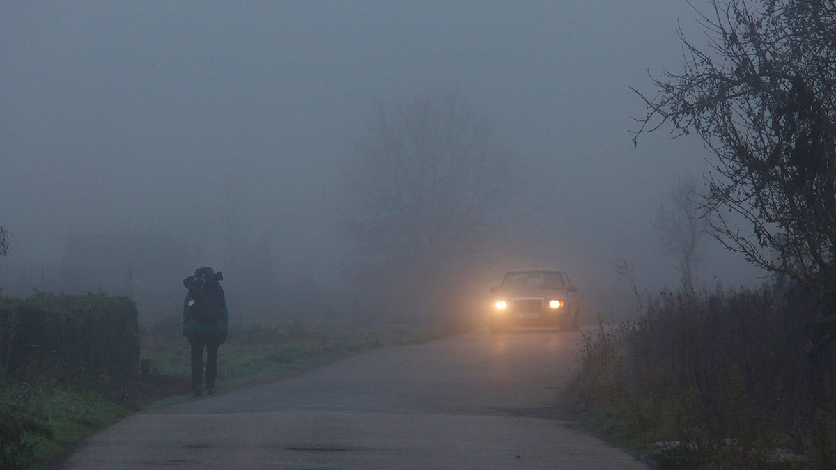 La niebla complica el tráfico en algunos tramos de carreteras de León