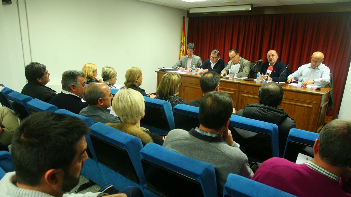 Pleno del Consejo Comarcal para la aprobación de los presupuestos de 2015, imagen de archivo. | CÉSAR SÁNCHEZ (ICAL)