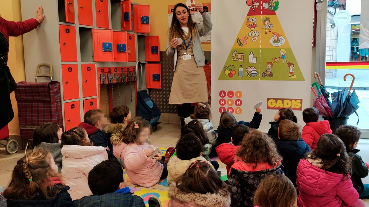 Alumnos en uno de los talleres realizados en Ponferrada.