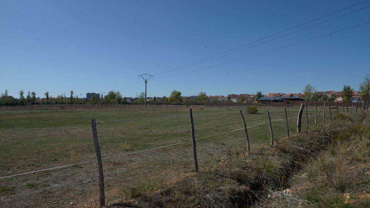 Terrenos donde se va a construir el centro de salud y el instituto. | MAURICIO PEÑA Terrenos donde se va a construir el centro de salud y el instituto. | MAURICIO PEÑA