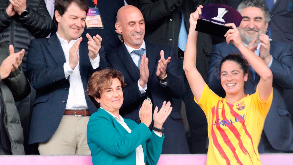 Entrega del reconocimiento.