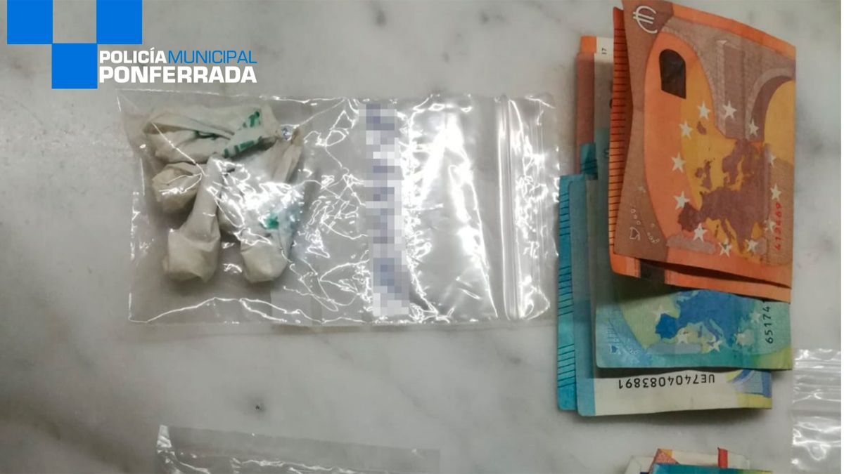 Parte de lo incautado a los dos detenidos. | POLICIA MUNICIPAL Parte de lo incautado a los dos detenidos. | POLICIA MUNICIPAL